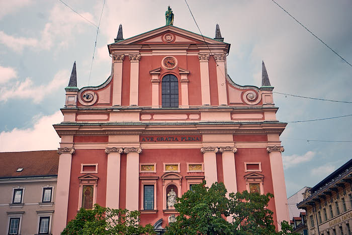 Frontansicht Franziskanerkirche Ljubljana