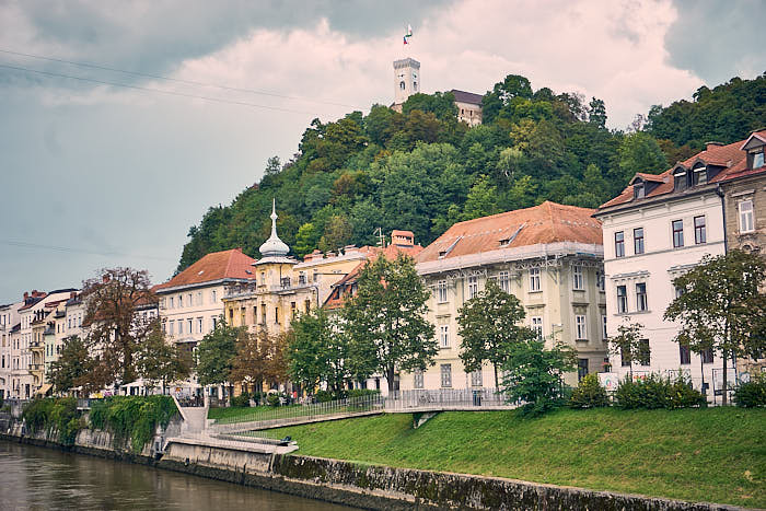 St. Jakobsbrücke Ljubljana Blick Ljubljanski grad